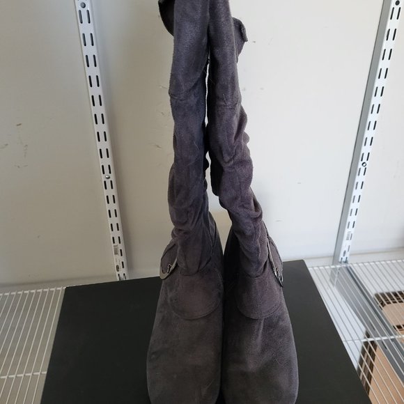 Boots - Picture 5 of 6